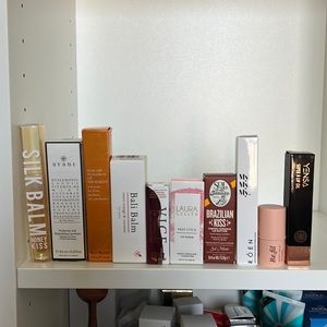 - Variety of Lip Products: Oil, Balm, Tint, Treatments